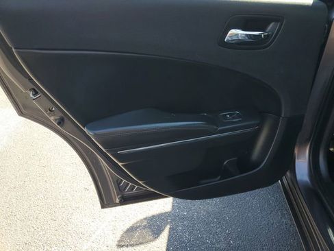 Used 2014 Dodge Charger SE image 12