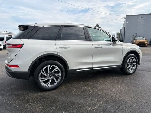 Used 2023 Lincoln Corsair FWD w/ Equipment Group 101A image 7
