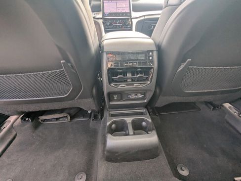 Used 2024 Jeep Grand Cherokee L Limited w/ Luxury Tech Group II AWD/4WD image 15