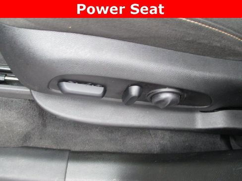 Used 2020 Chevrolet Traverse LT image 23