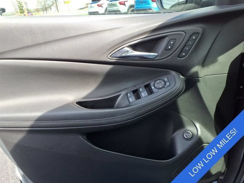 Used 2023 Buick Encore GX Essence w/ Experience Buick Package FWD image 17