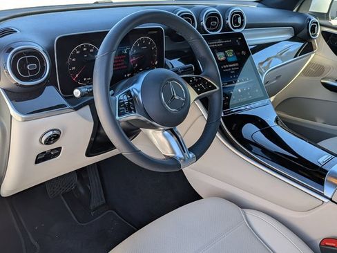 Used 2026 Mercedes-Benz GLC 300 GLC 300 image 9