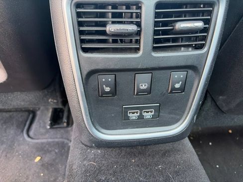 Used 2015 Chrysler 300 C AWD/4WD image 26