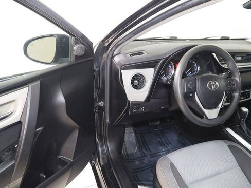 Used 2019 Toyota Corolla LE image 39