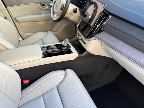 New 2026 Volvo XC90 T8 Ultra w/ Protection Package Premier image 18