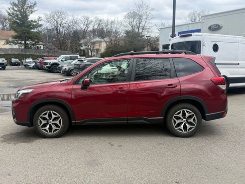 Used 2019 Subaru Forester Premium AWD/4WD image 9