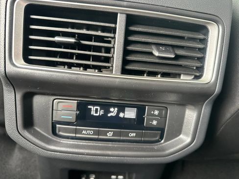Used 2026 Volkswagen Atlas SE FWD image 18