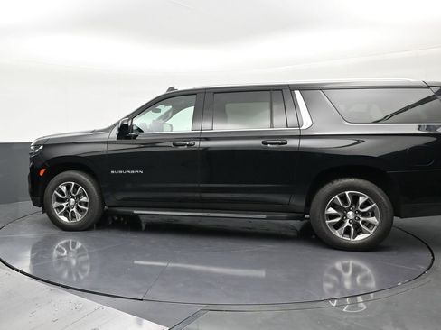 Used 2022 Chevrolet Suburban LS w/ Driver Alert Package RWD image 2