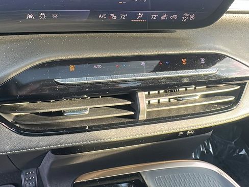 Used 2025 Buick Enclave Avenir w/ Trailering Package, 5000 lbs. image 15