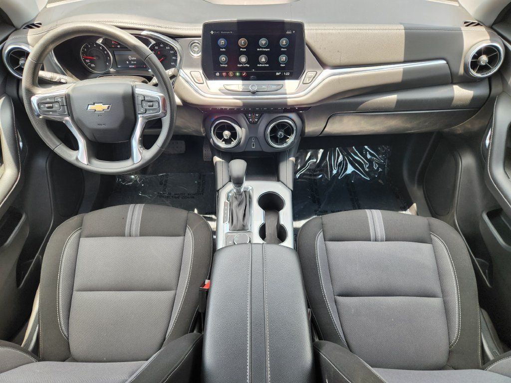 Used 2025 Chevrolet Blazer LT FWD image 24