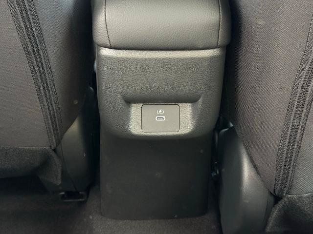 New 2025 Nissan Versa SR w/ Trunk Package FWD image 12