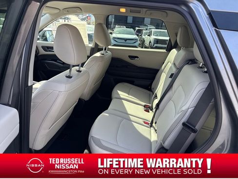 New 2026 Nissan Pathfinder SL FWD image 25