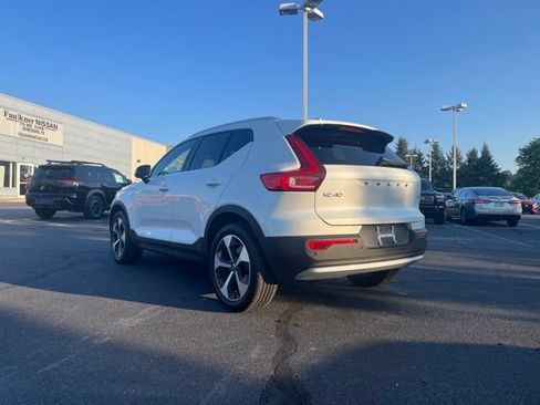 Used 2025 Volvo XC40 B5 Core w/ Protection Package Premier AWD/4WD image 5