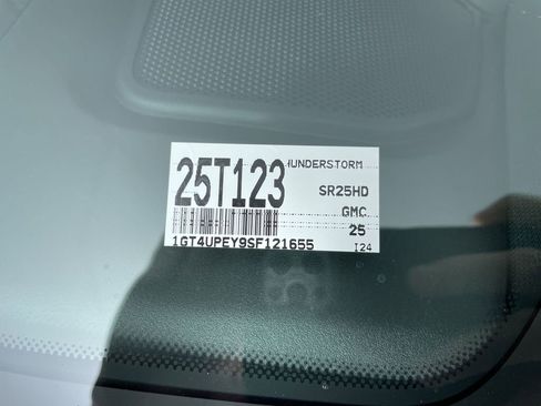 Used 2025 GMC Sierra 2500 AT4 w/ Technology Package image 34