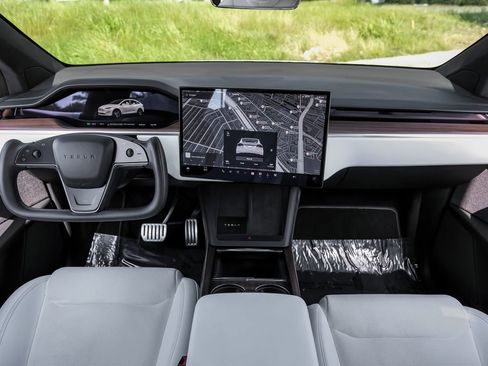 Used 2024 Tesla Model X AWD/4WD image 15