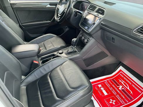 Used 2021 Volkswagen Tiguan SEL Premium R-Line image 20