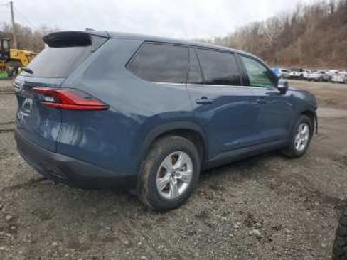 Used 2025 Toyota Grand Highlander FWD image 5