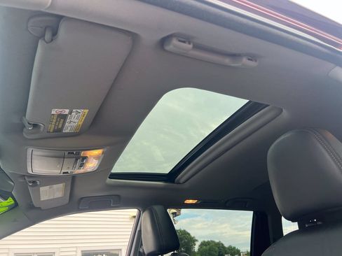 Used 2018 Toyota Highlander XLE AWD/4WD image 35