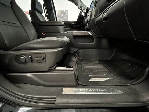 Used 2020 GMC Sierra 1500 Denali w/ Denali Ultimate Package AWD/4WD image 37