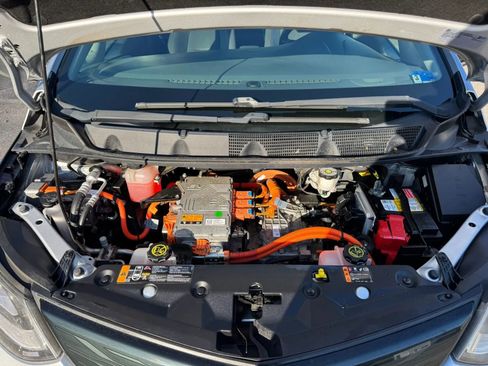 Used 2017 Chevrolet Bolt Premier w/ Driver Confidence II Package image 32