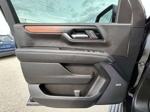 Used 2025 GMC Yukon Denali w/ Denali Reserve Package AWD/4WD image 34