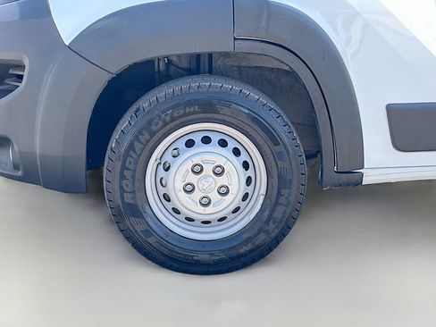 Used 2023 RAM ProMaster 2500 w/ Advance Safety Group (B) FWD image 28