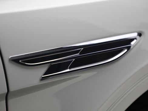 New 2025 Bentley Bentayga image 30