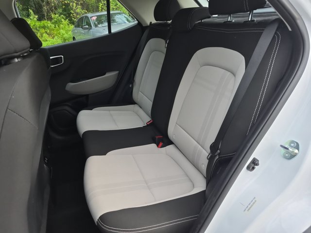 Used 2025 Hyundai Venue SEL FWD image 24