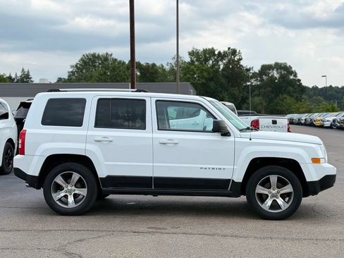 Used 2017 Jeep Patriot High Altitude AWD/4WD image 30