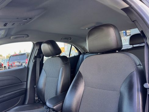 Used 2015 Chevrolet Malibu LT FWD image 9