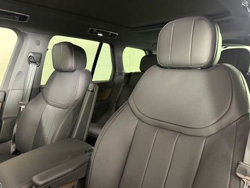 New 2025 Land Rover Range Rover SE image 5
