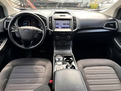 Used 2020 Ford Edge SE image 14