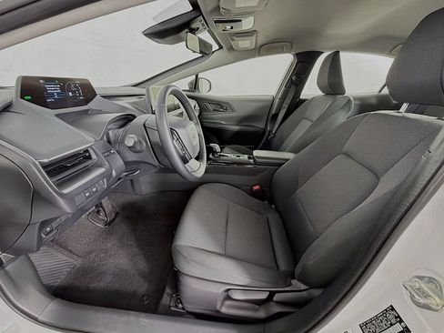Used 2025 Toyota Prius LE FWD image 12