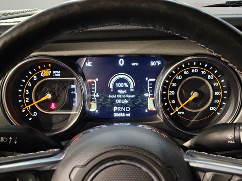 Used 2021 Jeep Wrangler Unlimited Sahara w/ Cold Weather Group image 15