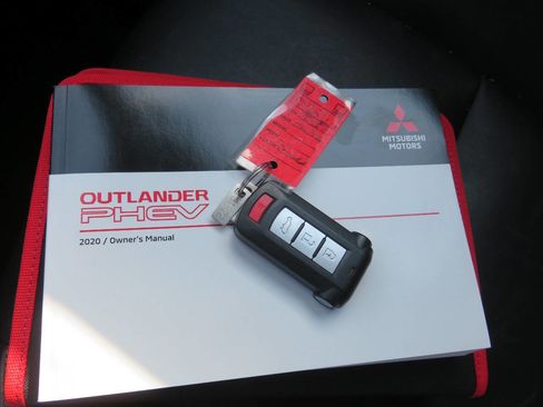 Used 2020 Mitsubishi Outlander SEL image 37