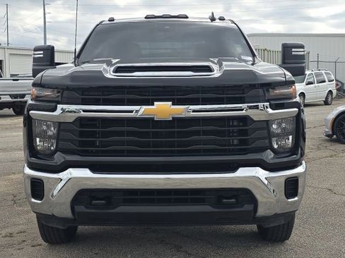 Used 2024 Chevrolet Silverado 3500 LT image 8
