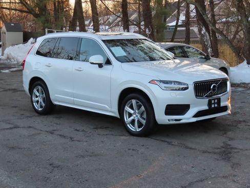 Used 2020 Volvo XC90 T6 Momentum image 5