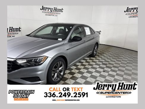 Used 2021 Volkswagen Jetta R-Line FWD image 1