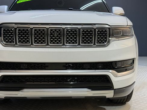 Used 2022 Jeep Grand Wagoneer Series III w/ Rear Seat Video Group 1 image 10