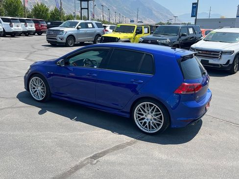 Used 2017 Volkswagen Golf R 4-Door AWD/4WD image 11