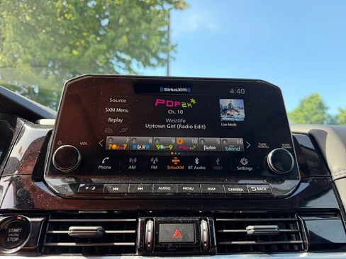 Used 2025 Nissan Pathfinder Platinum AWD/4WD image 17