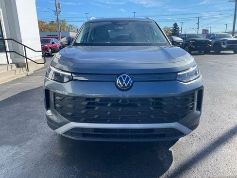 New 2025 Volkswagen Tiguan SE image 7