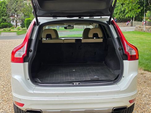 Used 2017 Volvo XC60 T5 Inscription w/ Preferred Option Package AWD/4WD image 16