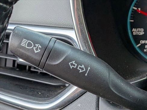 Used 2018 Chevrolet Equinox LT image 11