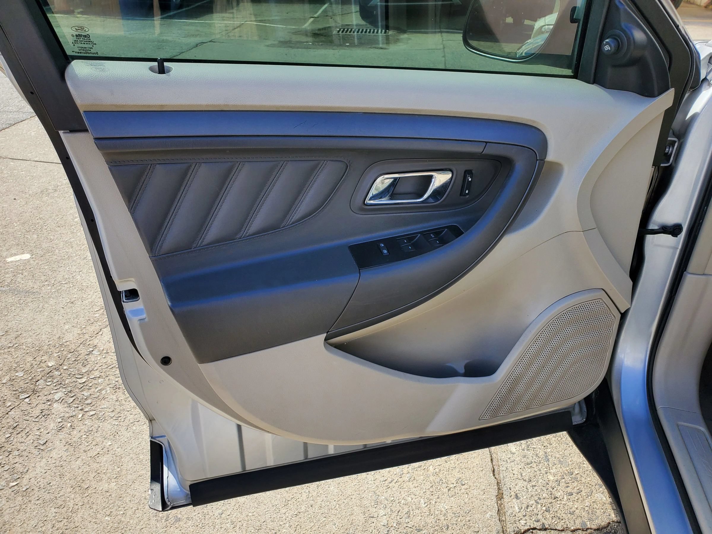 Used 2010 Ford Taurus SEL FWD image 14