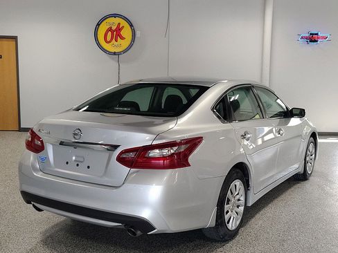Used 2018 Nissan Altima 2.5 S w/ S Convenience Package FWD image 4