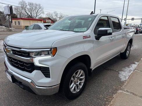Used 2023 Chevrolet Silverado 1500 LT image 3