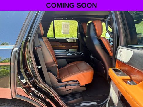 Used 2018 Lincoln Navigator Reserve w/ Technology Package AWD/4WD image 34