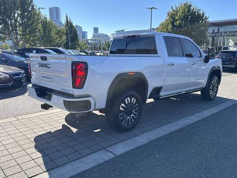 Used 2025 GMC Sierra 3500 Denali Ultimate AWD/4WD image 5