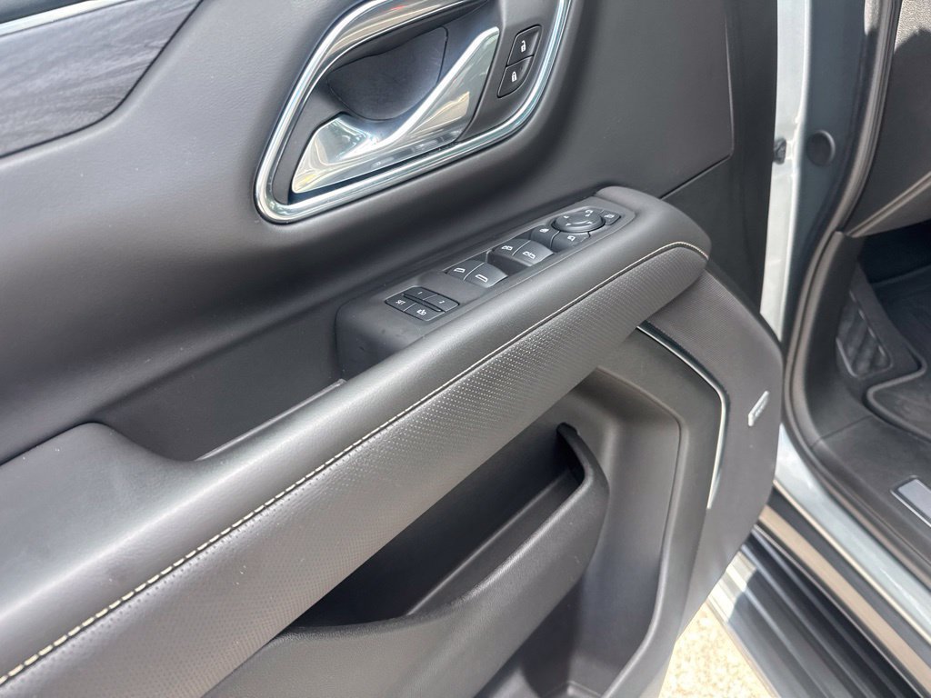 Used 2024 GMC Yukon SLT w/ SLT Luxury Package RWD image 13